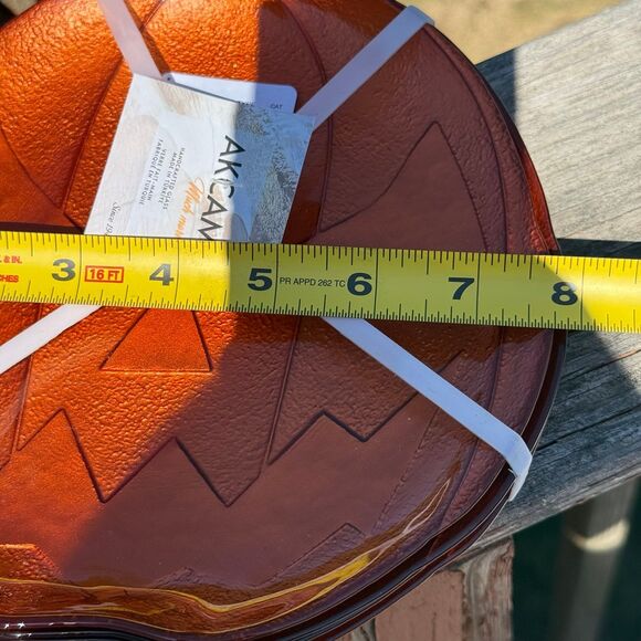 NEW Akcam Turkish Glass Set of 4 Plates 8” Black Orange Jack-o-lantern Pumpkins - Picture 4 of 4